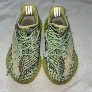 2019 Yeezy Boost 350 V2